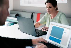 Lavoro: licenziamento disciplinare tardivo e reintegrazione/LATE DISMISSAL IN ITALY: COMPENSATION OR BACK TO WORK